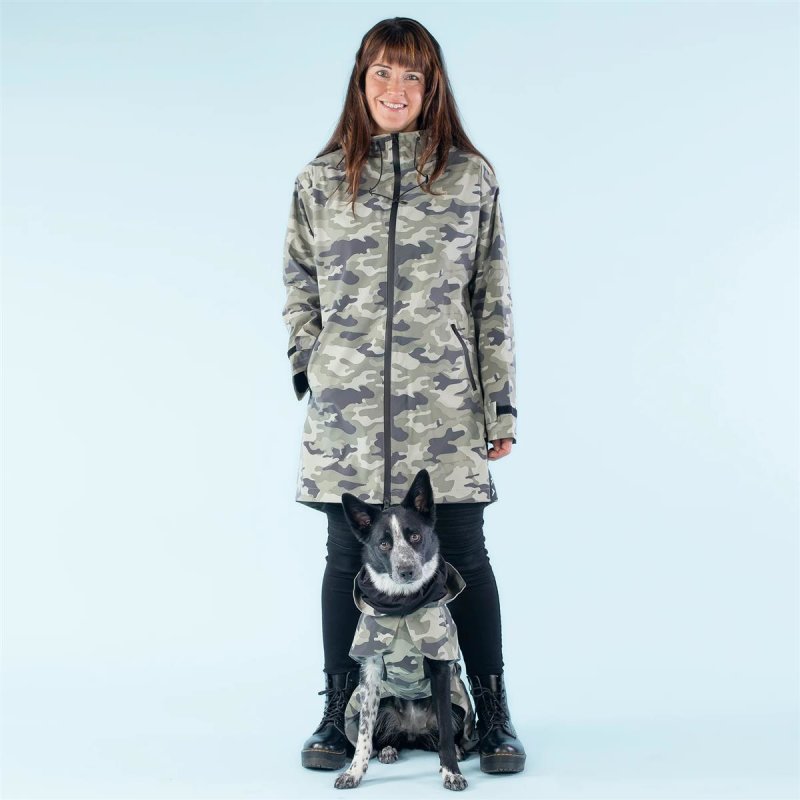Camouflage Damen-Regenmantel voll reflektierend, 125,95 € | Regenmäntel